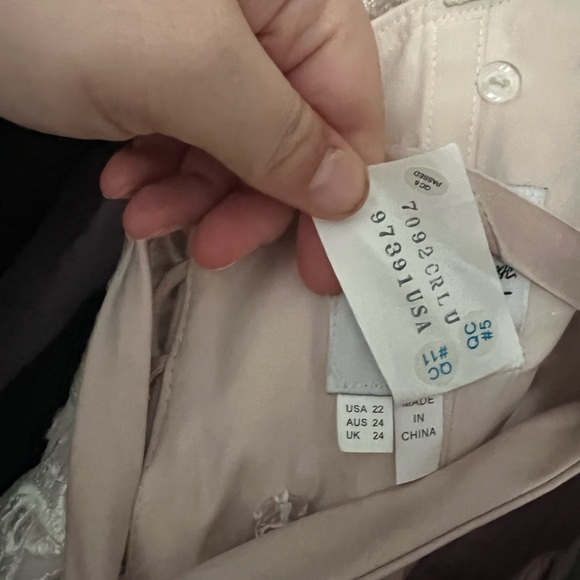 NWT Blush Wedding Dress Never Worn - Picture 6 of 7